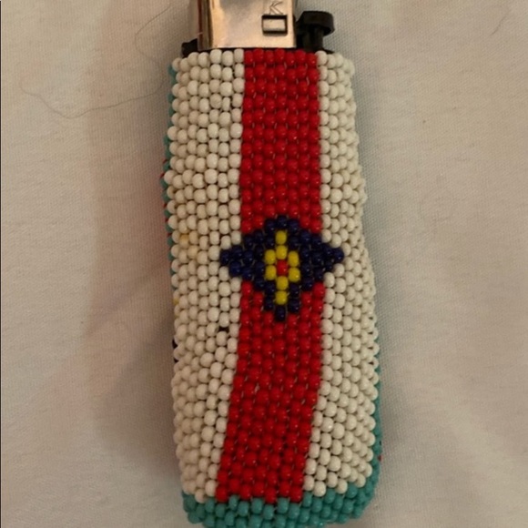 Hand beaded holder for a bic - Picture 6 of 8
